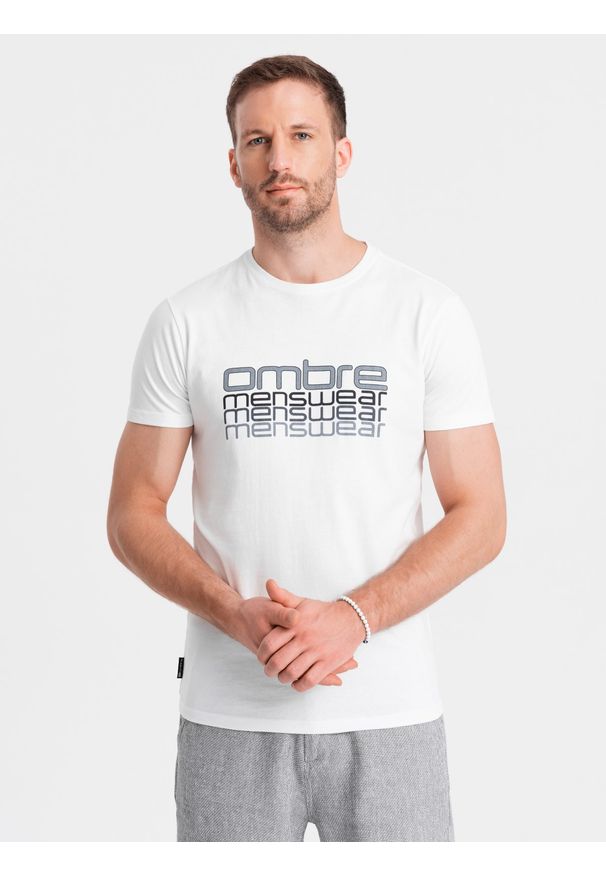 Ombre Clothing - T-shirt męski bawełniany z nadrukiem - biały V1 OM-TSPT-0160 - XL. Kolor: biały. Materiał: bawełna. Długość rękawa: krótki rękaw. Długość: krótkie. Wzór: nadruk