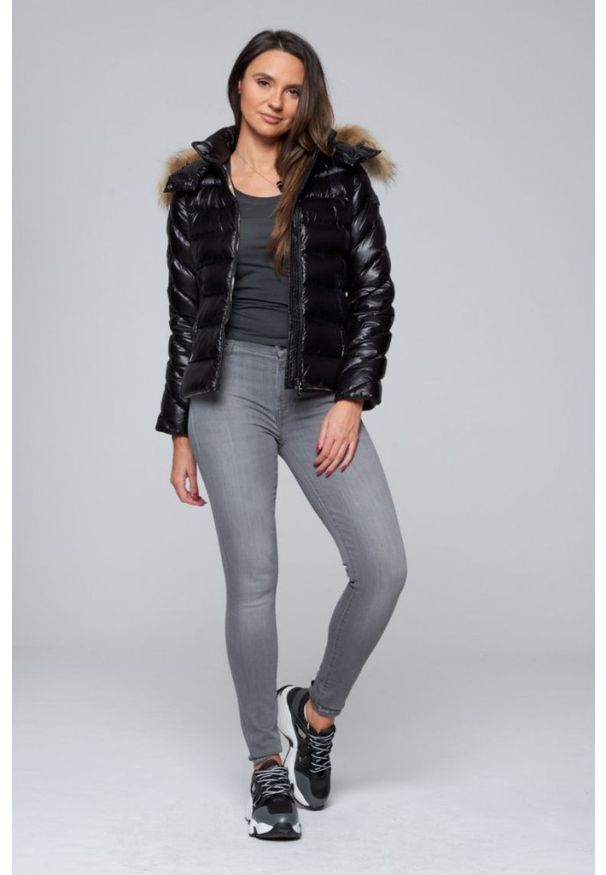 Hetrego - HETREGO Czarna damska puchowa kurtka Holly z odczepianym kapturem, Rozmiar 40 EU - 44 IT. Kolor: czarny. Materiał: puch