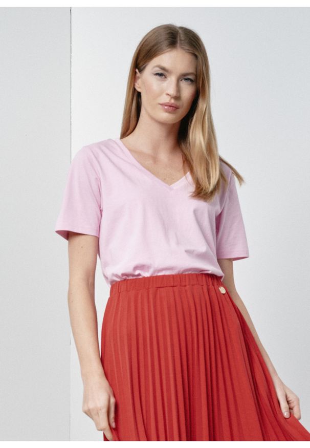 Ochnik - Różowy T-shirt damski basic. Kolor: różowy. Materiał: bawełna