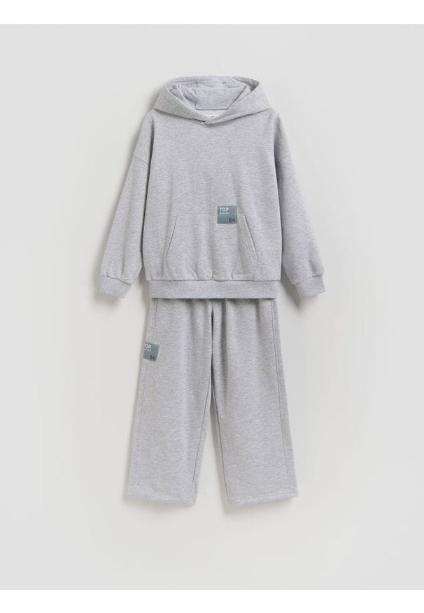 Reserved - Dzianinowy komplet oversize - jasnoszary. Kolor: szary. Materiał: dzianina