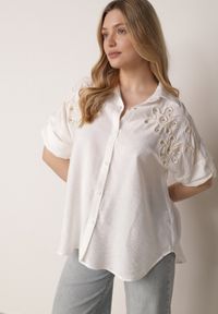Born2be - Biała Nietoperzowa Koszula z Wiskozy z Haftem i Podpinanymi Rękawami Jilyla. Okazja: na co dzień, do pracy. Kolor: biały. Materiał: wiskoza. Długość: długie. Wzór: haft. Styl: casual, elegancki #1