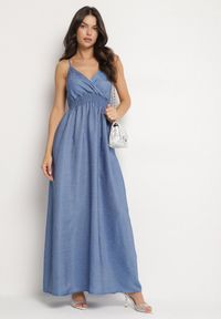 Born2be - Niebieska Kopertowa Sukienka na Ramiączkach z Wiskozy Zdobiona Cyrkoniami Ararielle. Okazja: na co dzień, na imprezę, na spacer. Typ kołnierza: dekolt w kształcie V. Kolor: niebieski. Materiał: wiskoza. Długość rękawa: na ramiączkach. Wzór: aplikacja. Typ sukienki: kopertowe. Styl: casual, klasyczny #7