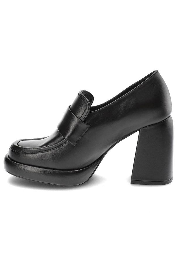 Czarne Półbuty CheBello Wygodne Skórzane Buty. Okazja: na spotkanie biznesowe, na randkę. Zapięcie: klamry. Kolor: czarny. Materiał: skóra. Obcas: na obcasie. Styl: elegancki, klasyczny, biznesowy. Wysokość obcasa: niski