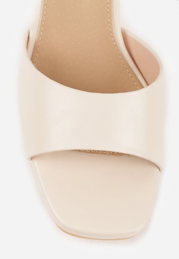 Renee - Beżowe Sandały VICES na Słupku i Grubej Podeszwie z Wkładką ze Skóry Naturalnej Adeia. Okazja: na urodziny, na ślub cywilny, na wesele, na imprezę. Zapięcie: pasek. Kolor: beżowy. Materiał: skóra. Sezon: lato. Obcas: na słupku. Styl: elegancki