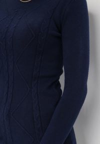 Born2be - Granatowy Sweter Z Wełną Andrerine. Kolor: niebieski. Materiał: wełna. Długość rękawa: długi rękaw. Długość: długie. Wzór: ze splotem. Styl: klasyczny #3