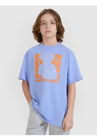4f - 4F T-shirt oversize z nadrukiem chłopięcy - niebieski 146 (10-11 lat). Okazja: na co dzień. Kolor: niebieski. Materiał: dzianina, bawełna, jersey. Długość rękawa: krótki rękaw. Długość: krótkie. Wzór: nadruk. Sezon: lato. Styl: klasyczny, sportowy, casual