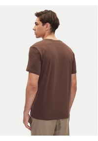 Mustang T-Shirt Austin 1016279 Brązowy Regular Fit. Kolor: brązowy. Materiał: bawełna #4