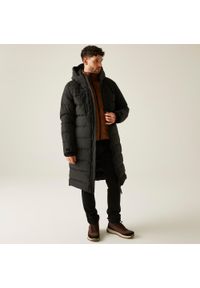 Regatta - Płaszcz męski zimowy ocieplany Mottere. Kolor: czarny. Materiał: poliester, puch, syntetyk. Sezon: zima. Sport: turystyka piesza #1