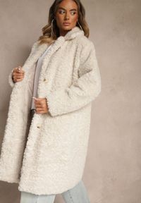 Renee - Beżowy Futrzany Płaszcz o Długim Kroju Typu Teddy Tadelia. Okazja: na co dzień. Kolor: beżowy. Materiał: futro. Długość: długie. Styl: klasyczny, casual #3