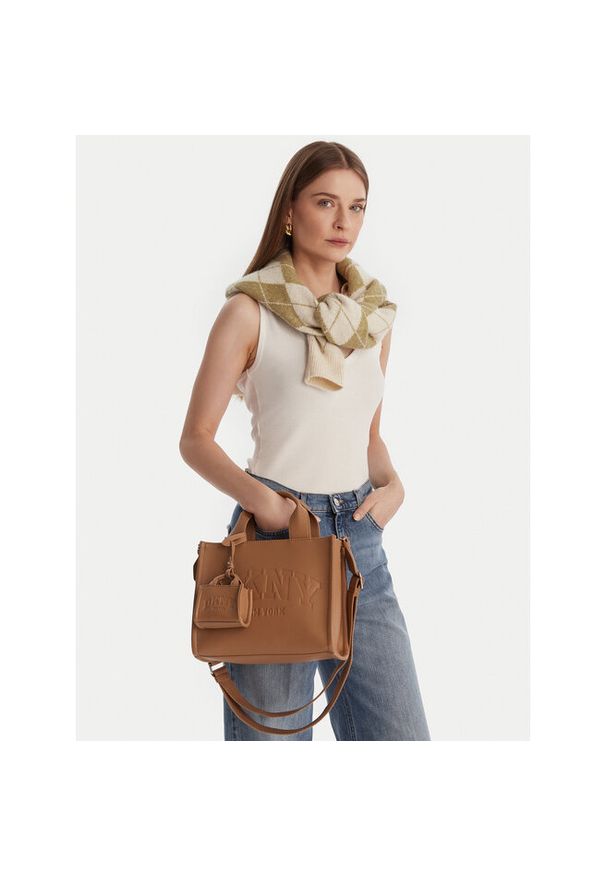 Torebka DKNY. Kolor: brązowy