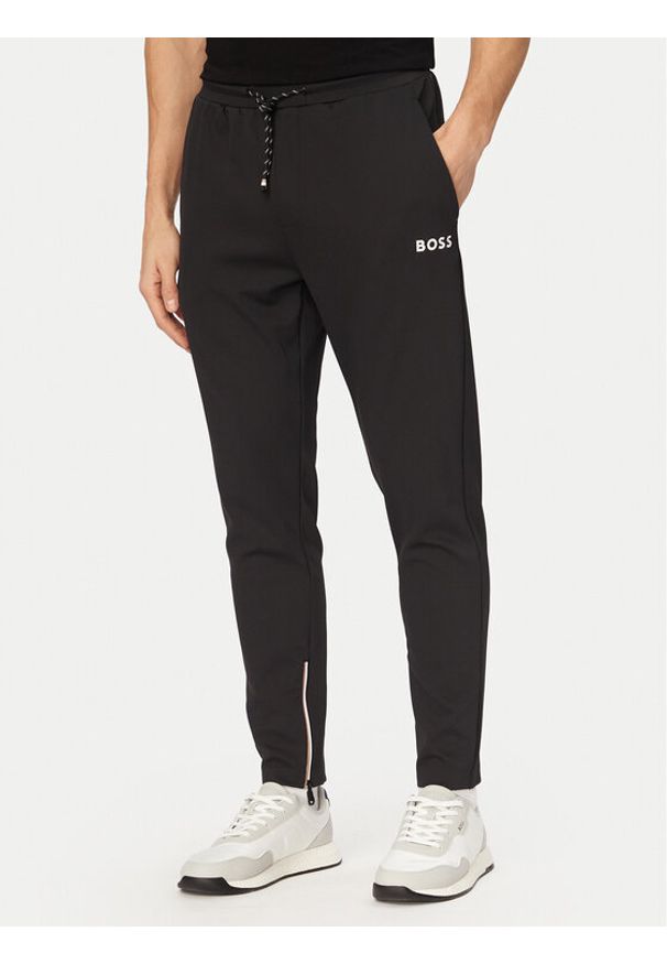 BOSS Spodnie dresowe Toc Spin 50554379 Czarny Regular Fit. Kolor: czarny. Materiał: syntetyk