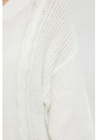 Hollister Co. sukienka kolor biały mini prosta. Okazja: na co dzień. Typ kołnierza: golf. Kolor: biały. Typ sukienki: proste. Styl: casual. Długość: mini #2