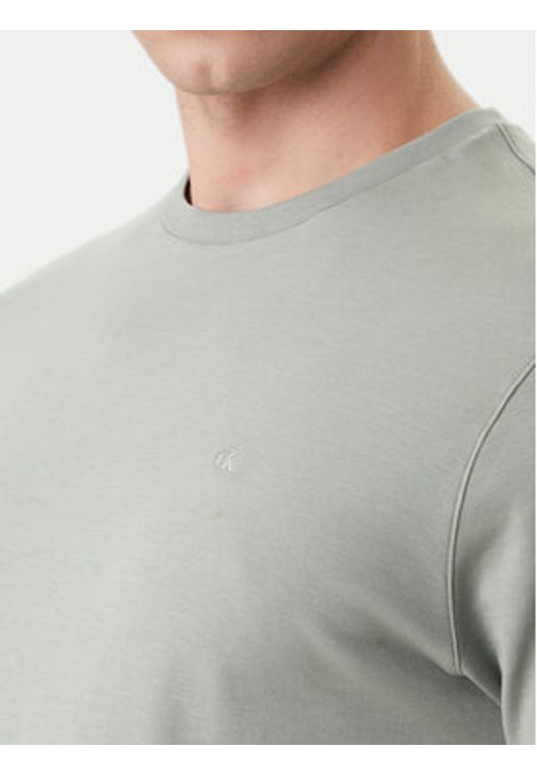 Calvin Klein T-Shirt LV04LB275G Szary Regular Fit. Kolor: szary. Materiał: bawełna