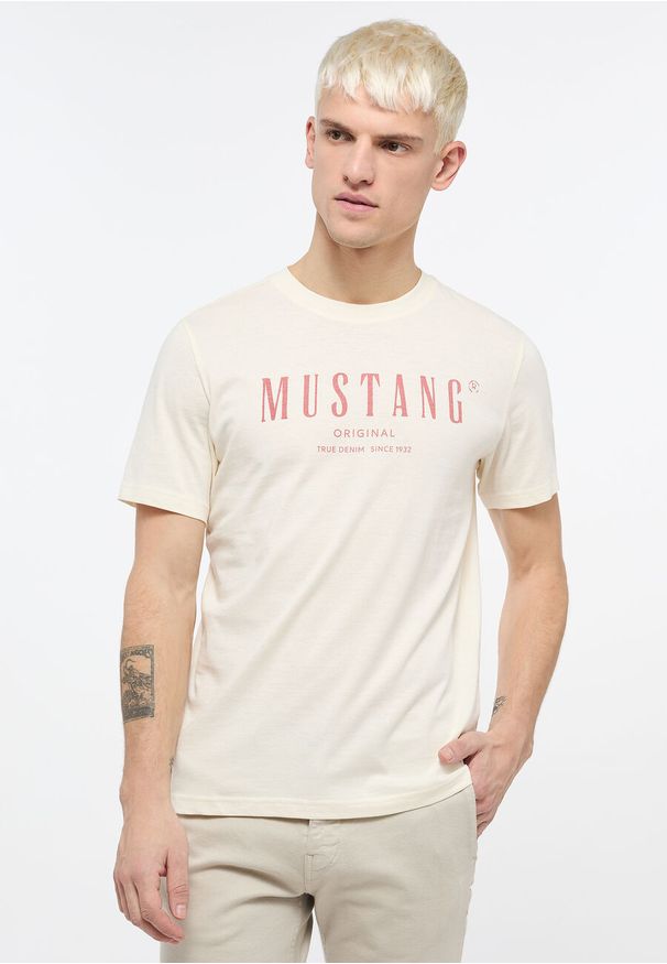 Mustang - MUSTANG ALEX C PRINT MĘSKI T-SHIRT KOSZULKA LOGO NADRUK PRISTINE 1013802 8001. Wzór: nadruk