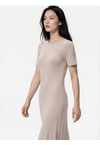 Reserved - Sukienka maxi - beżowy. Kolor: beżowy. Materiał: wiskoza, dzianina. Typ sukienki: proste. Długość: maxi #1