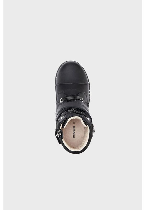 Mayoral Buty dziecięce kolor czarny. Nosek buta: okrągły. Kolor: czarny. Materiał: guma, skóra