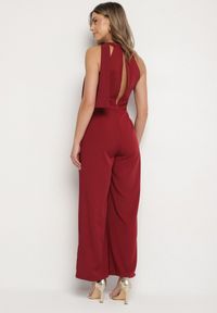 Born2be - Bordowy Kombinezon Bez Rękawów z Ozdobnym Wiązaniem i Szerokimi Nogawkami Silarine. Okazja: na co dzień. Kolor: czerwony. Materiał: jeans. Długość rękawa: bez rękawów. Styl: klasyczny, casual, elegancki, sportowy #3