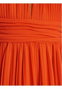 BARDOT - Bardot Sukienka wieczorowa Amala Pleated Halter 60031DB Czerwony Regular Fit. Typ kołnierza: dekolt halter. Kolor: czerwony. Materiał: syntetyk. Styl: wizytowy #5