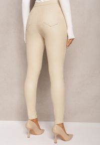 Renee - Jasnobeżowe Spodnie z Ekoskóry o Fasonie Skinny Sonowa. Stan: podwyższony. Kolor: beżowy #2