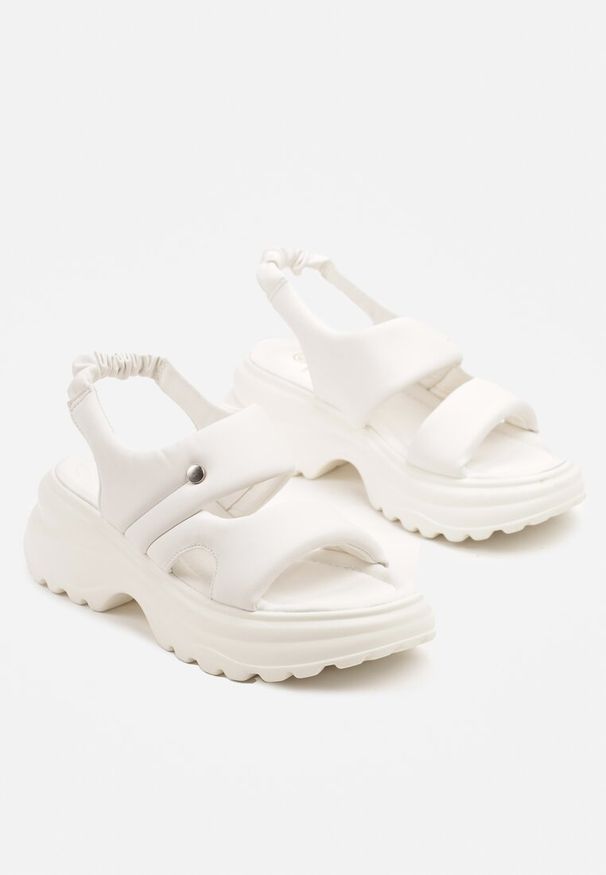 Renee - Białe Sandały Streetwearowe na Platformie z Tłoczeniami Silabis. Okazja: na spacer. Kolor: biały. Materiał: jeans. Sezon: wiosna. Obcas: na platformie