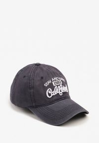 Born2be - Granatowa Czapka z Daszkiem z Bawełny Ozdobiona Napisem Voreema. Kolor: niebieski. Materiał: bawełna. Wzór: napisy, aplikacja. Styl: klasyczny, casual