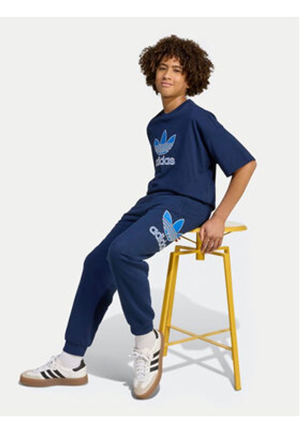 Adidas - adidas Spodnie dresowe Big Logo Execution JV8577 Granatowy Loose Fit. Kolor: niebieski. Materiał: bawełna