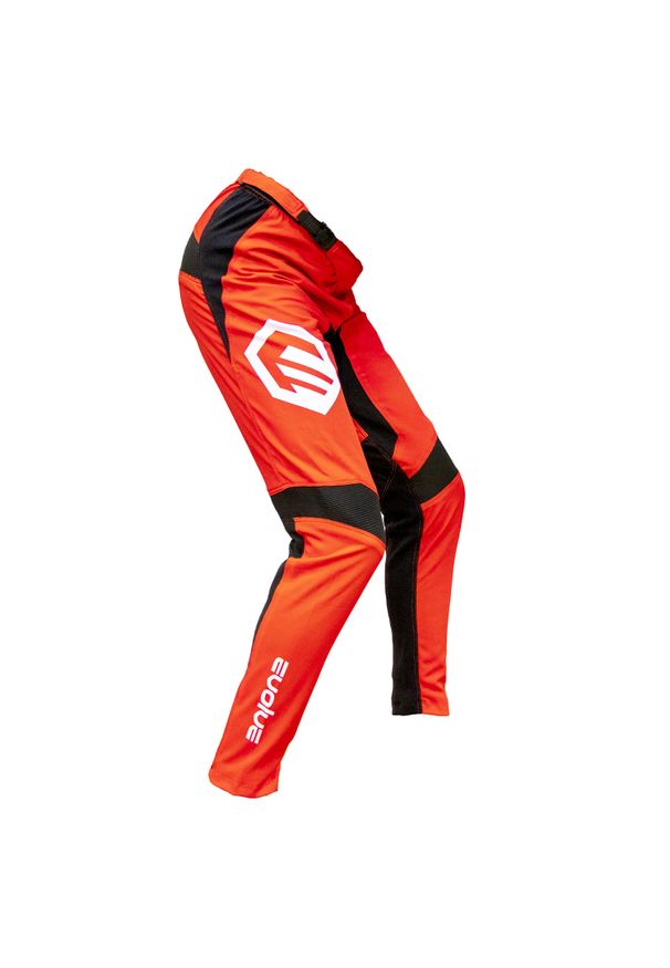 EVOLVE - Spodnie Evolve Send It. Kolor: czerwony, czarny, wielokolorowy, biały. Materiał: materiał