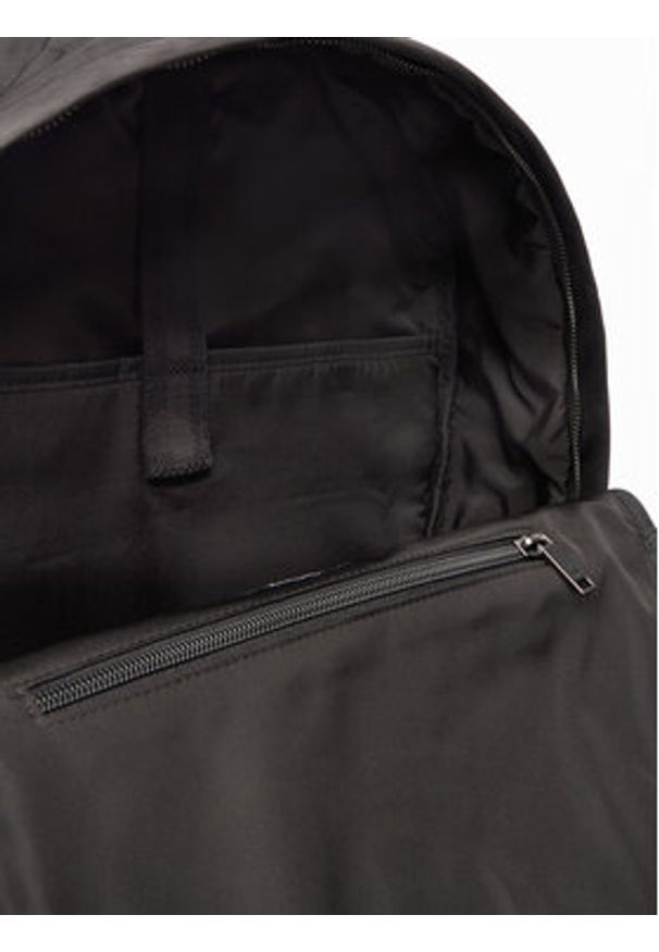 BOSS Torebka 50558162 Czarny. Kolor: czarny. Materiał: skóra