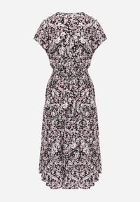 Born2be - Czarna Bawełniana Sukienka w Kwiatki z Gumką w Talii i Guzikami Ronalika. Okazja: na co dzień. Typ kołnierza: dekolt w serek. Kolor: czarny. Materiał: bawełna. Wzór: kwiaty. Typ sukienki: rozkloszowane. Styl: elegancki, klasyczny, casual #5