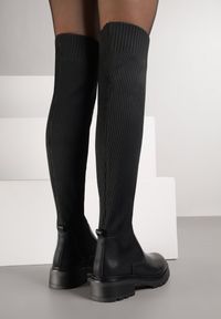 Renee - Czarne Kozaki z Elastyczną Cholewką Brygoros. Wysokość cholewki: przed kolano. Kolor: czarny. Materiał: prążkowany, materiał. Szerokość cholewki: normalna. Wzór: aplikacja #6