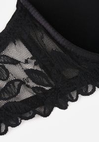 Born2be - Czarny Biustonosz Push-Up z Koronkowym Paskiem Sarolin. Kolor: czarny. Materiał: koronka. Rodzaj stanika: push-up #3