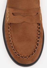 Born2be - Brązowe Mokasyny VICES ze Skórzaną Wkładką Ozdobione Przeszyciami Nicogeus. Okazja: na co dzień. Kolor: brązowy. Materiał: skóra. Wzór: aplikacja. Styl: casual, elegancki, klasyczny #8
