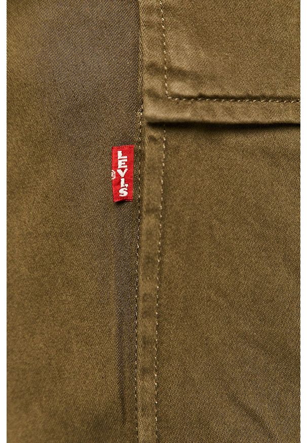 Levi's® - Levi's - Spodnie. Okazja: na spotkanie biznesowe. Kolor: zielony. Materiał: bawełna. Styl: biznesowy