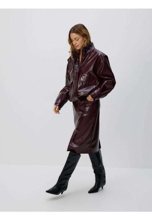 Reserved - Spódnica midi z imitacji skóry - burgundowy. Kolor: czerwony. Materiał: skóra