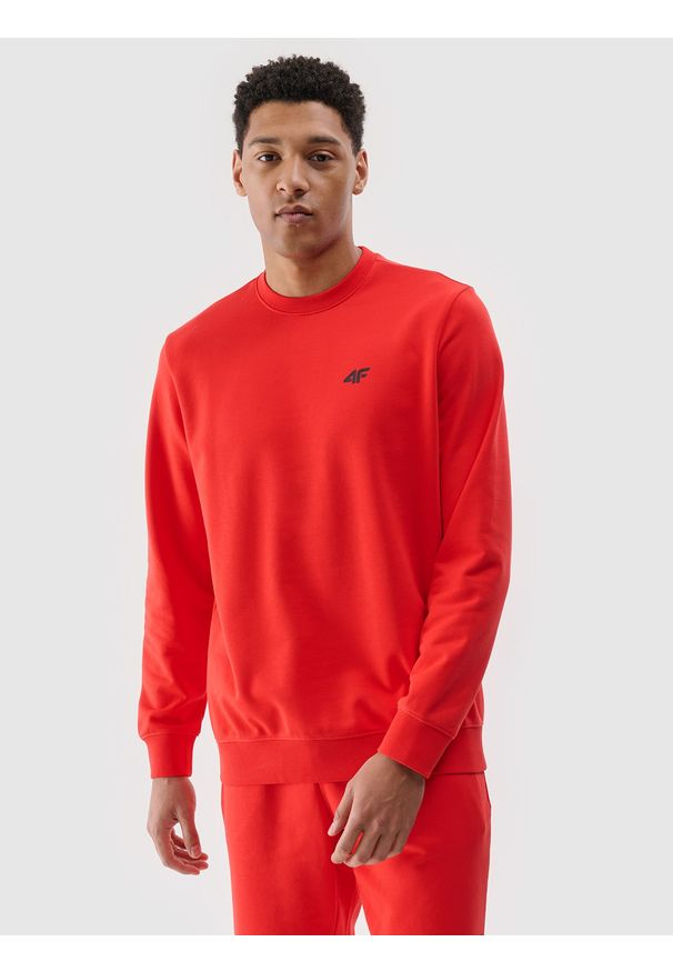 4f - 4F Bluza dresowa nierozpinana bez kaptura męska - czerwona S. Okazja: na co dzień. Typ kołnierza: bez kaptura. Kolor: czerwony. Materiał: dresówka. Wzór: gładki, ze splotem. Styl: klasyczny, casual, sportowy