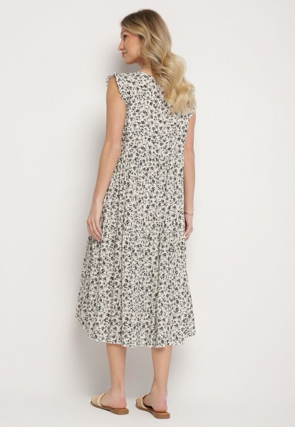 Born2be - Beżowo-Granatowa Bawełniana Sukienka o Rozkloszowanym Kroju z Falbanami i Dekoltem w Serek Ifforine. Okazja: na co dzień. Typ kołnierza: dekolt w serek. Kolor: beżowy. Materiał: bawełna. Styl: casual, elegancki