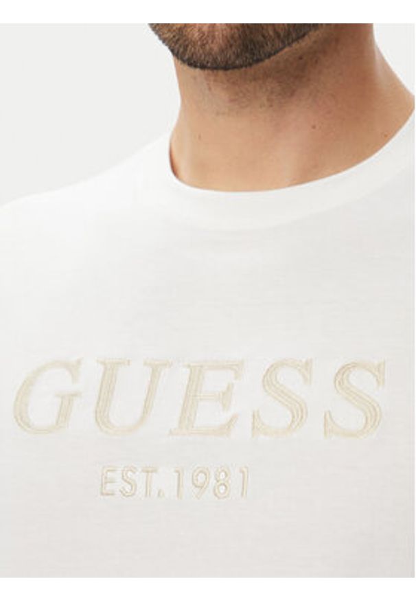 Guess T-Shirt 182676 Biały Classic Fit. Kolor: biały