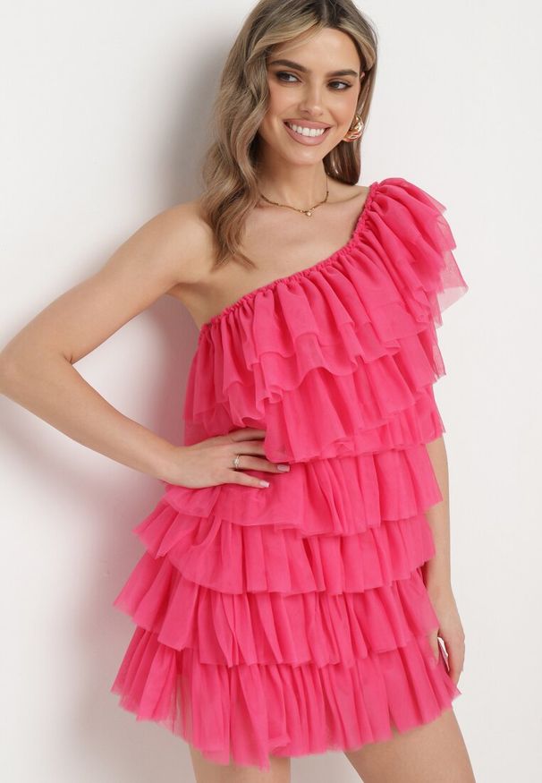 Born2be - Fuksjowa Sukienka Mini na Jedno Ramię Asymetryczna z Falbankami Nomenta. Typ kołnierza: kołnierz z falbankami. Kolor: różowy. Typ sukienki: asymetryczne. Długość: mini