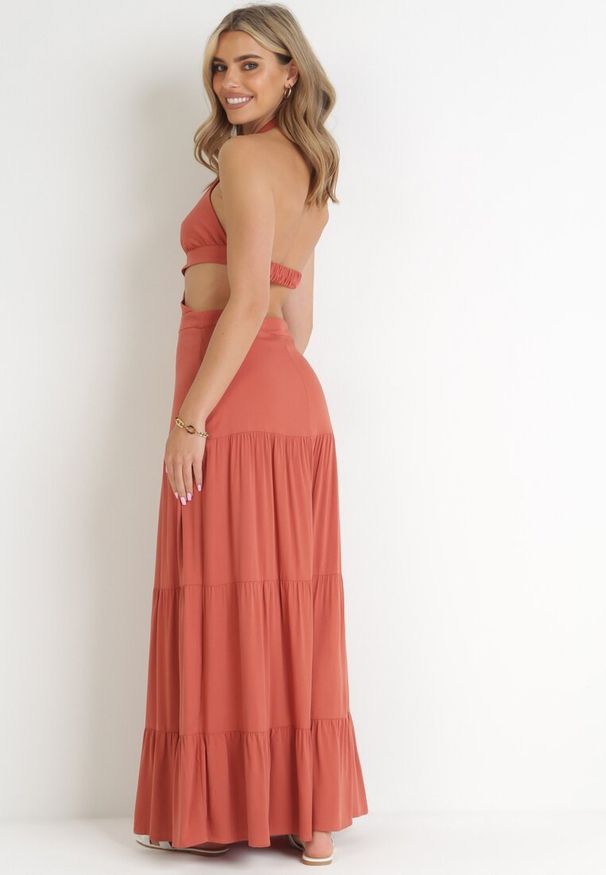 Born2be - Jasnoczerwona Rozkloszowana Sukienka z Wycięciami i Wiązaniem Abisal. Kolor: czerwony