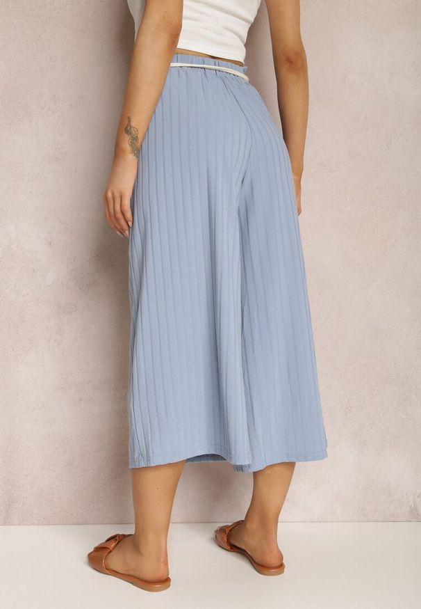 Renee - Niebieskie Spodnie Anastathe. Kolor: niebieski. Materiał: tkanina. Wzór: jednolity, gładki. Sezon: wiosna, lato