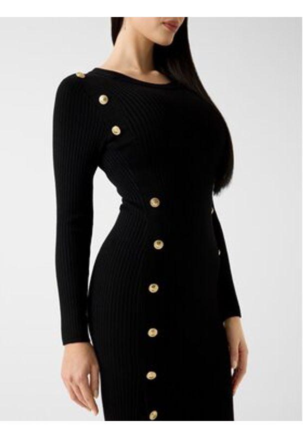 Guess Sukienka dzianinowa W6RK06 Z2YJ2 Czarny Regular Fit. Kolor: czarny. Materiał: wiskoza