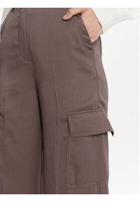 Marella Spodnie materiałowe Khat 2413131131 Brązowy Relaxed Fit. Kolor: brązowy. Materiał: syntetyk