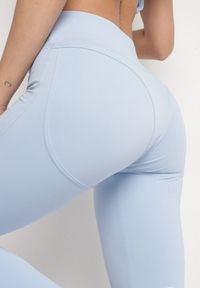 Born2be - Jasnoniebieskie Legginsy z Modelującymi Przeszyciami Selettia. Okazja: na co dzień, na spacer. Kolor: niebieski. Styl: klasyczny, casual #4