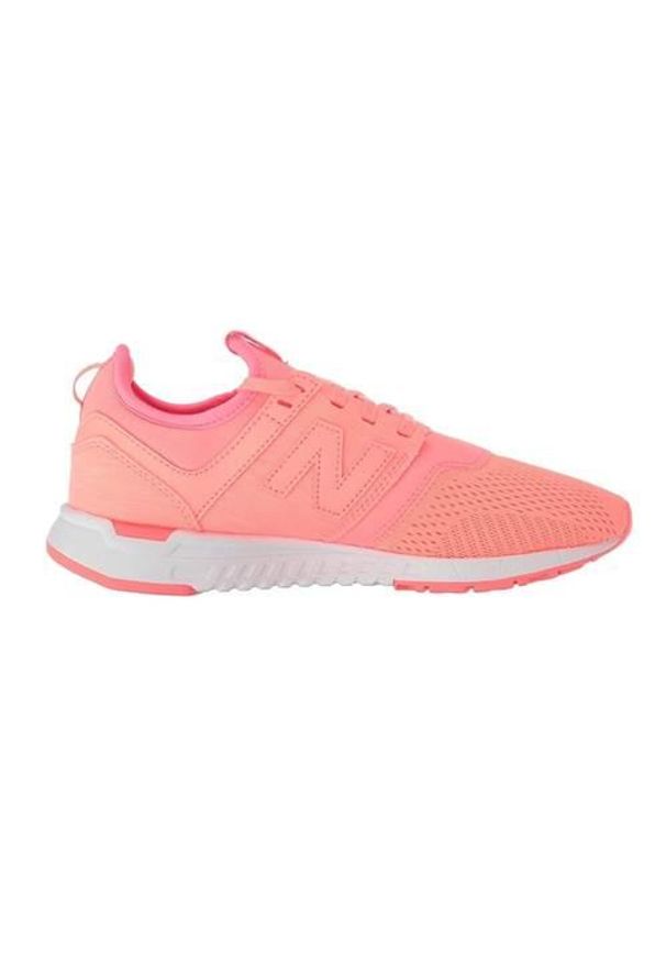 Buty do chodzenia damskie New Balance 247. Zapięcie: sznurówki. Kolor: biały, wielokolorowy. Materiał: materiał, syntetyk, tkanina. Szerokość cholewki: normalna. Sport: turystyka piesza