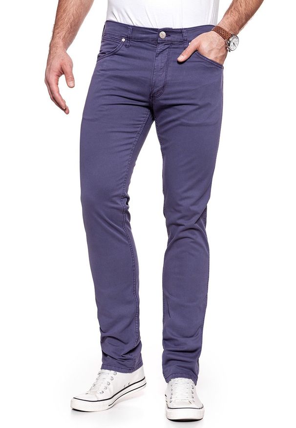 Wrangler - WRANGLER SPODNIE MĘSKIE GREENSBORO DUSK PURPLE W15QRU25K 112127055. Materiał: jeans