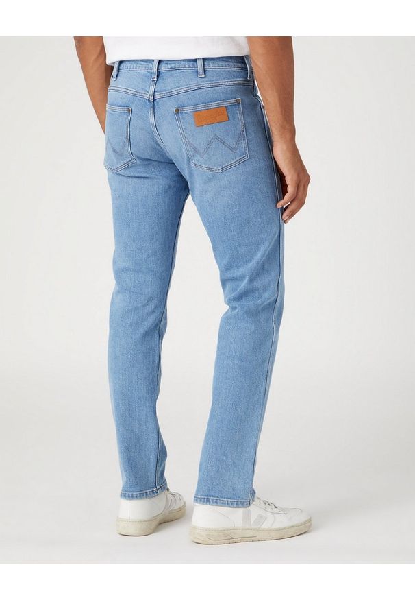 Wrangler - WRANGLER GREENSBORO MĘSKIE SPODNIE JEANSOWE JEANSY WILD CARD W15QJXZ60 112330713