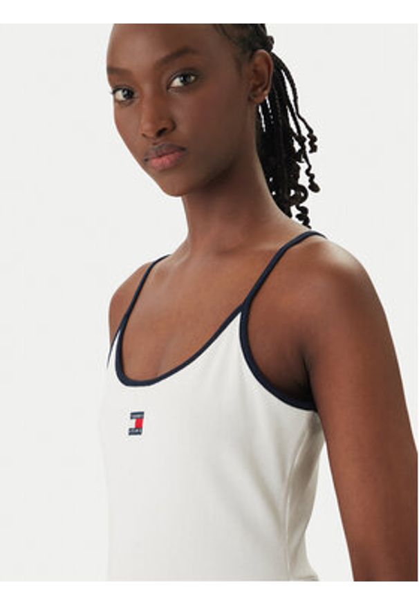 Tommy Jeans Sukienka codzienna DW0DW22335 Biały Slim Fit. Okazja: na co dzień. Kolor: biały. Materiał: bawełna. Typ sukienki: proste. Styl: casual