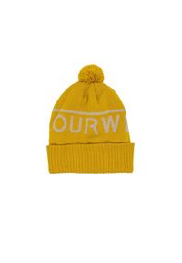 Czapka zimowa Colourwear Fluffball. Kolor: żółty. Sezon: zima. Styl: sportowy #1