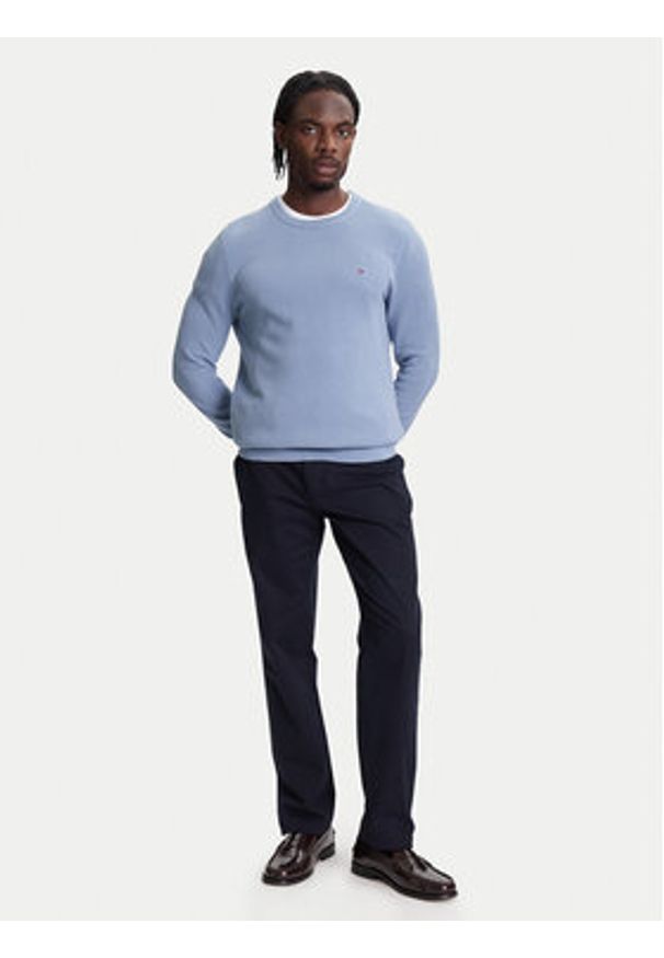 TOMMY HILFIGER - Tommy Hilfiger Sweter Essential MW0MW36347 Błękitny Regular Fit. Kolor: niebieski. Materiał: bawełna