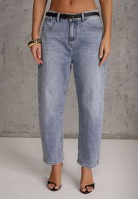 Renee - Niebieskie Jeansy Mom Fit z Bawełną High Waist Hippamene. Stan: podwyższony. Kolor: niebieski. Długość: krótkie. Wzór: aplikacja #5